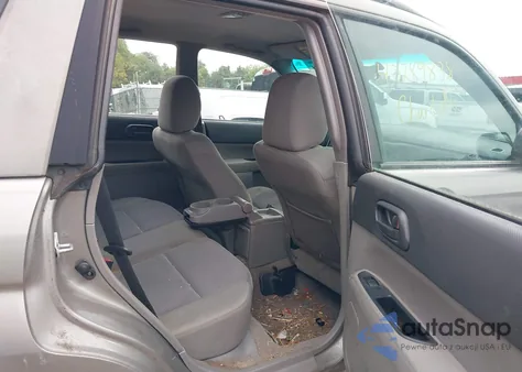 2006 Subaru Forester 2.5X z USA, uszkodzony, nr VIN JF1SG63676G700370